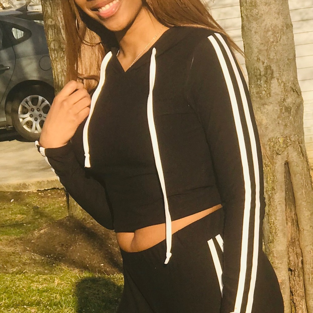 Cute all black crop tank top